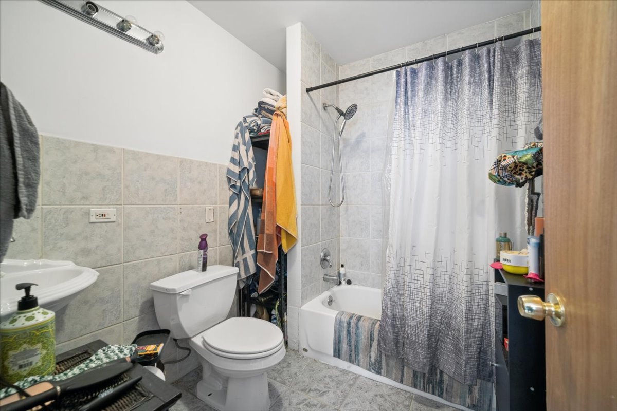 1047 North Western Avenue Chicago IL 60622