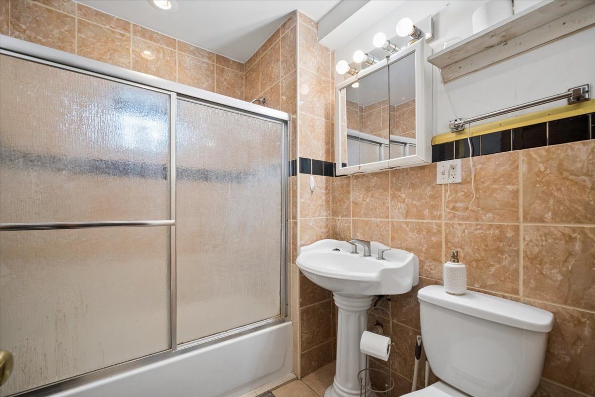 1047 North Western Avenue Chicago IL 60622