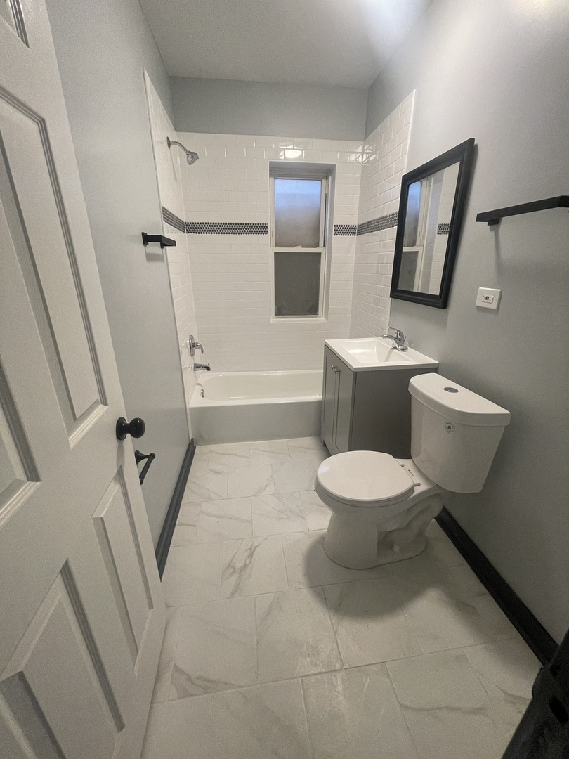 5444 West Huron Avenue Chicago IL 60644