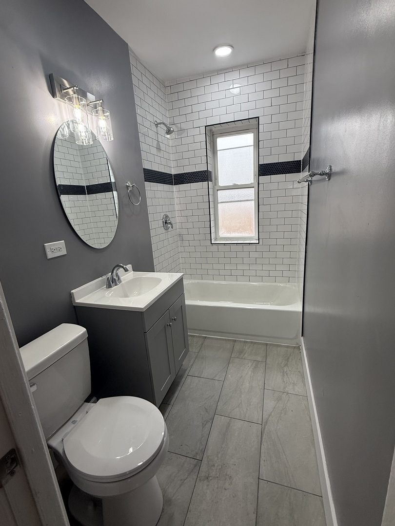 5444 West Huron Avenue Chicago IL 60644