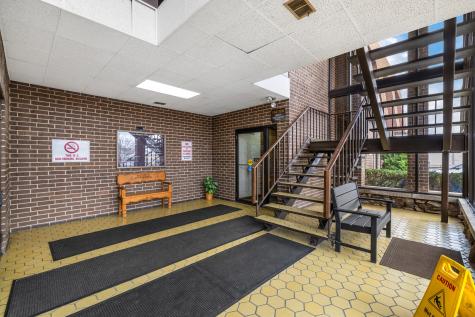 4647 West 103rd Street Oak Lawn IL 60453