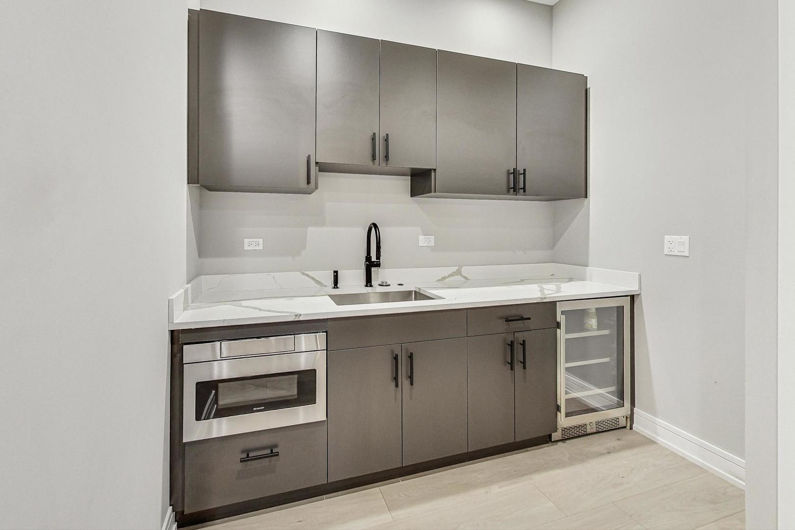 1328 North Western Avenue Chicago IL 60622