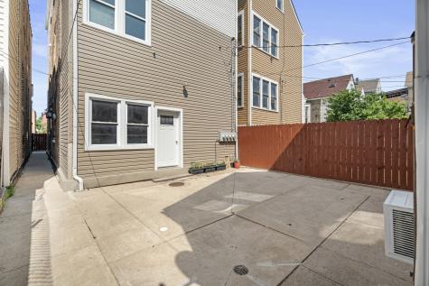 2539 South Sawyer Avenue Chicago IL 60623