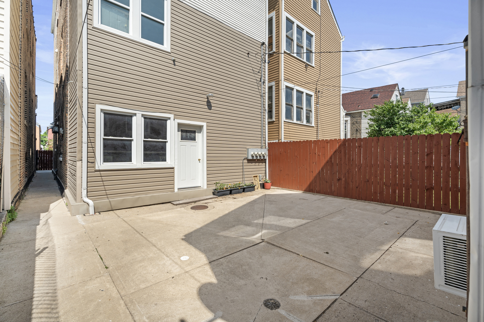 2539 South Sawyer Avenue Chicago IL 60623