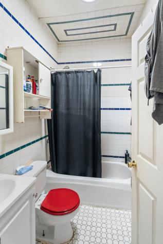 2539 South Sawyer Avenue Chicago IL 60623