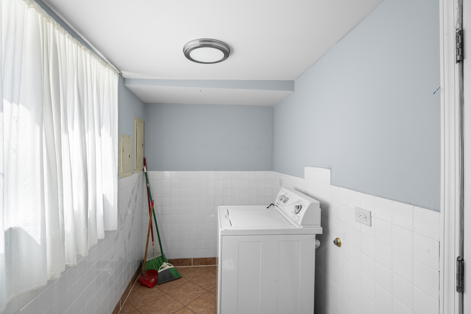 2539 South Sawyer Avenue Chicago IL 60623
