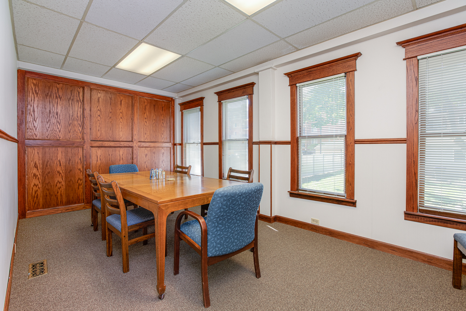 422 W Wesley Street Wheaton IL 60187