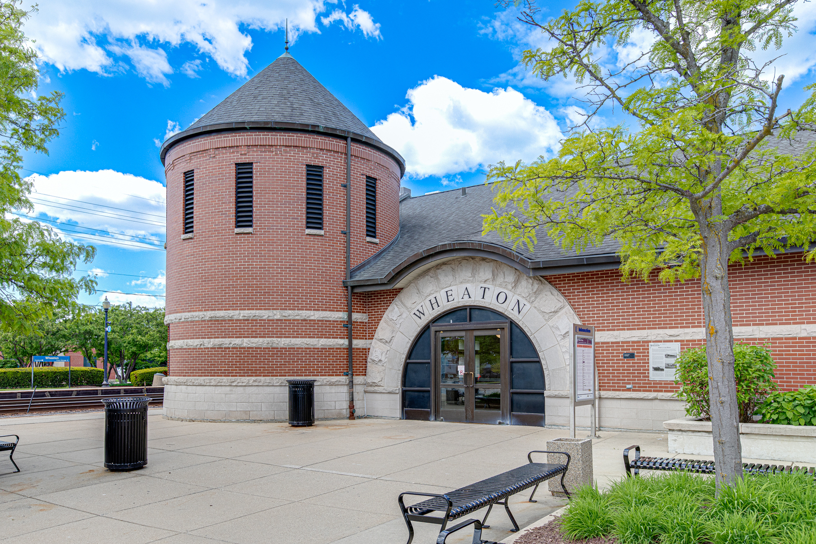 422 W Wesley Street Wheaton IL 60187