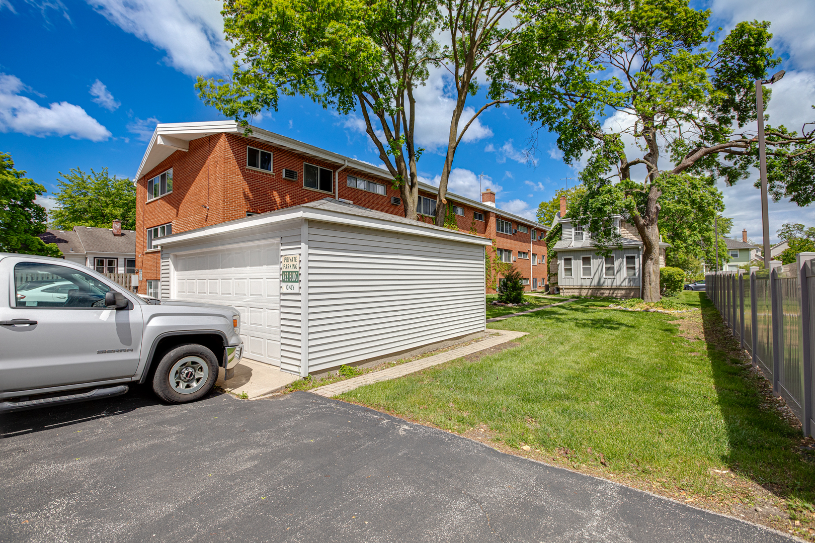 422 W Wesley Street Wheaton IL 60187