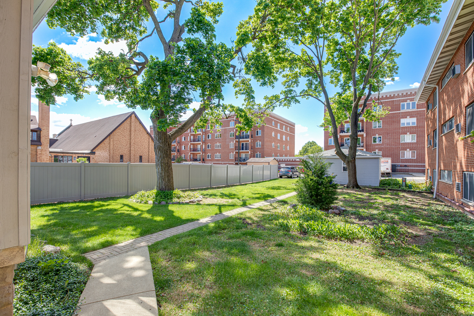 422 W Wesley Street Wheaton IL 60187