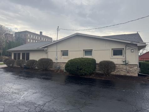 1620 9TH Street East Moline IL 61244