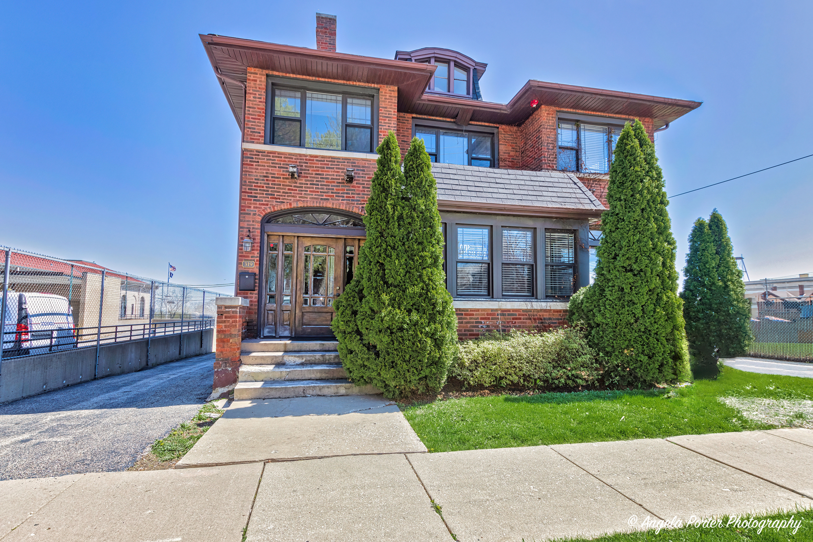 319 North County Street Waukegan IL 60085