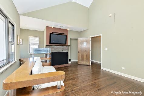 319 North County Street Waukegan IL 60085