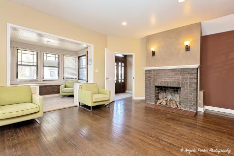 319 North County Street Waukegan IL 60085