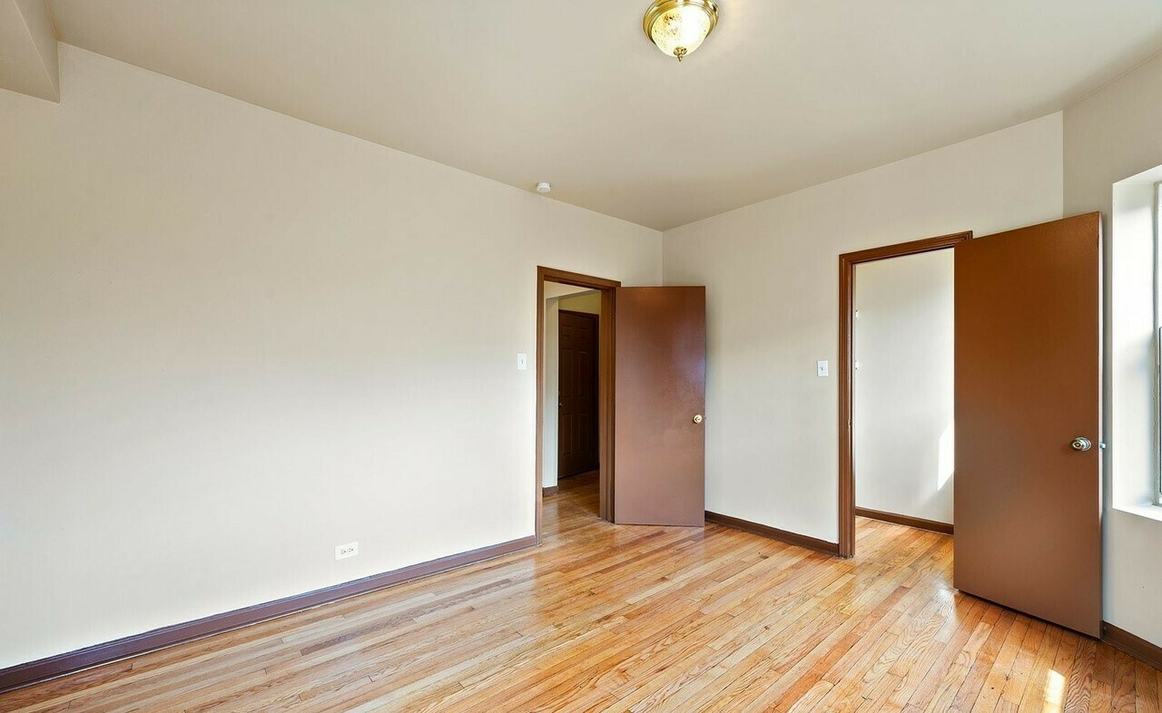 7721 South Colfax Avenue Chicago IL 60649