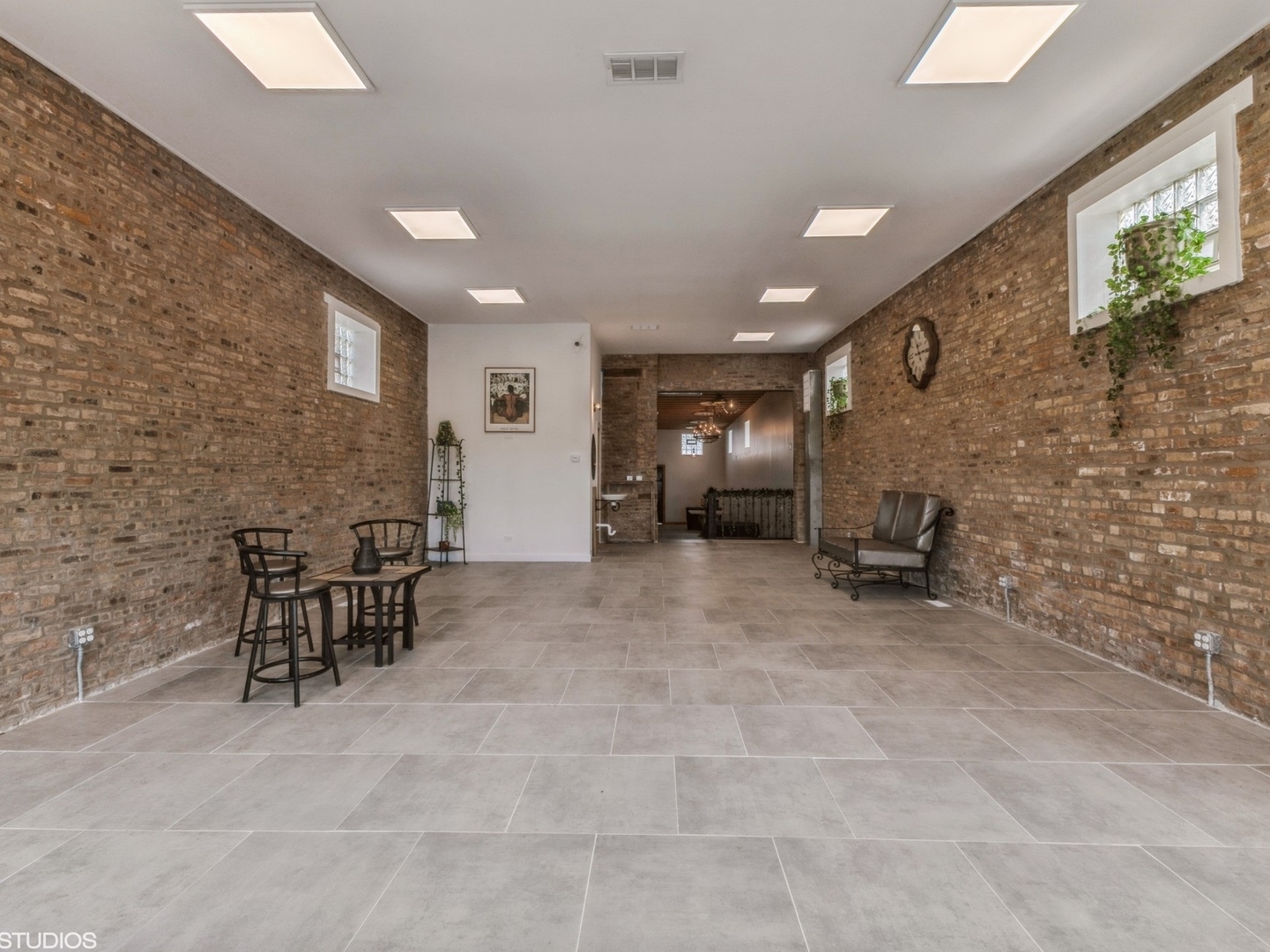 8809 South State Street Chicago IL 60619