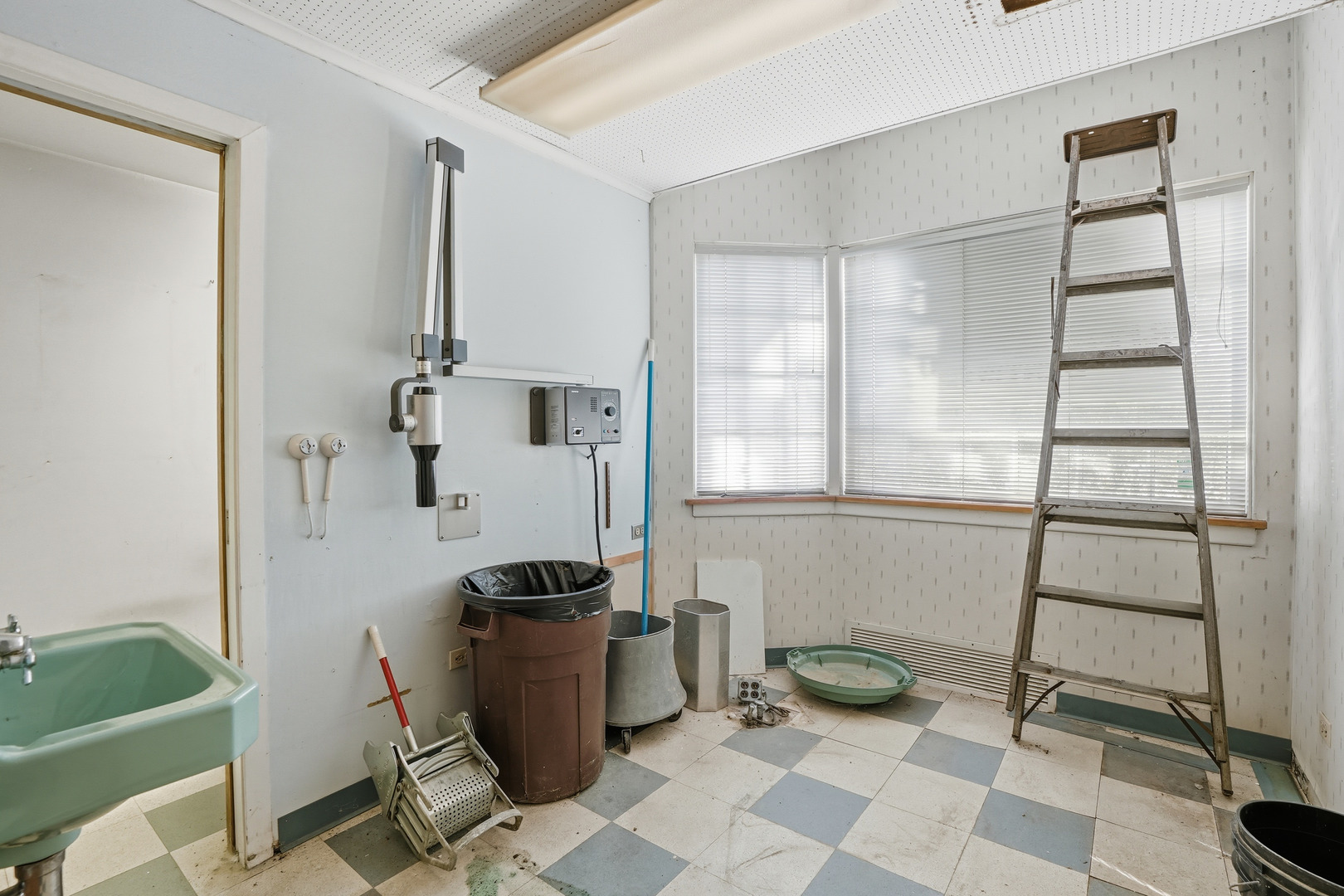 10835 South Western Avenue Chicago IL 60643