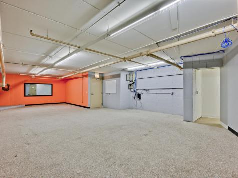 5582 North Lincoln Avenue Chicago IL 60625