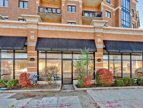 5582 North Lincoln Avenue Chicago IL 60625