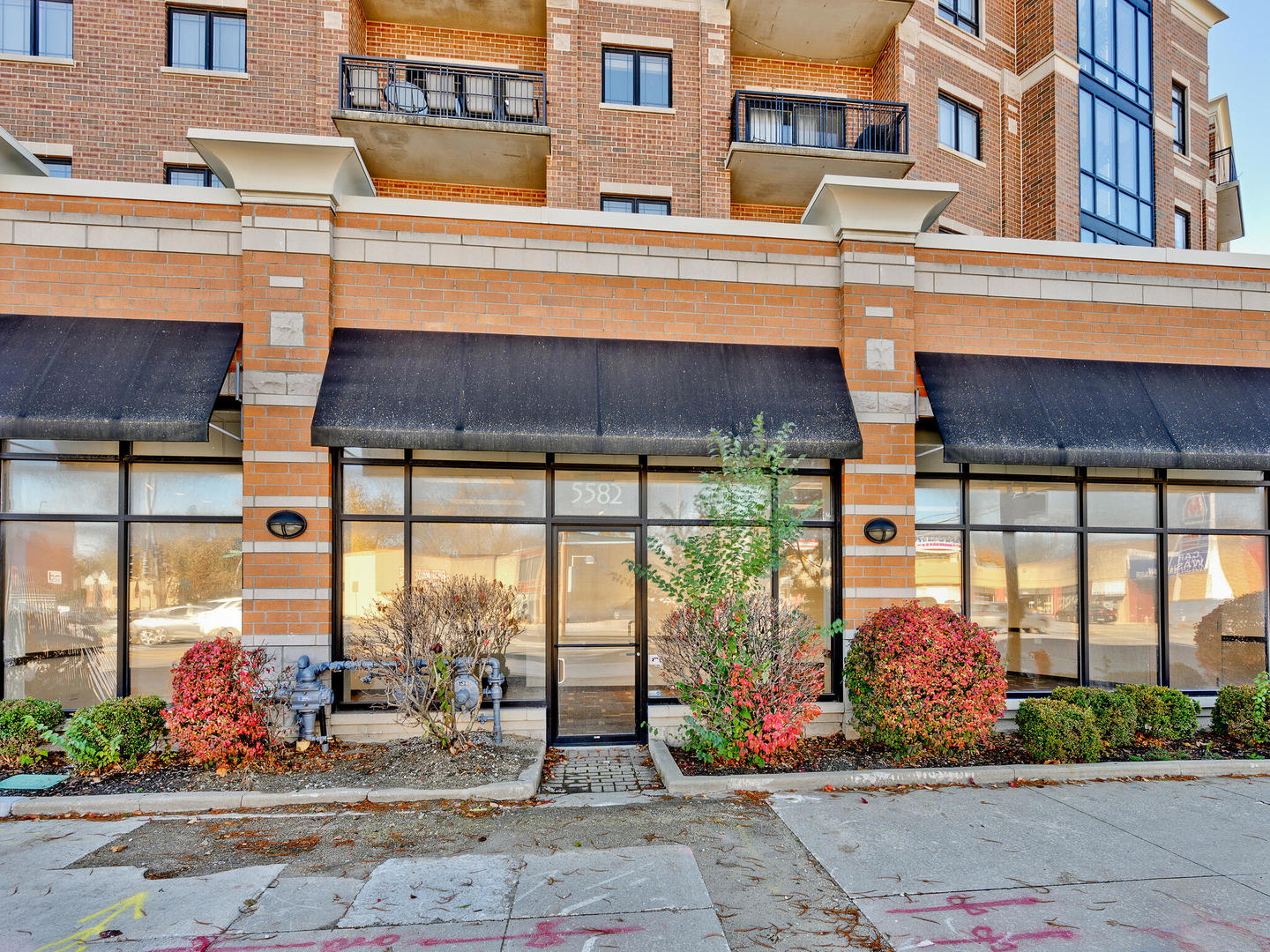 5582 North Lincoln Avenue Chicago IL 60625