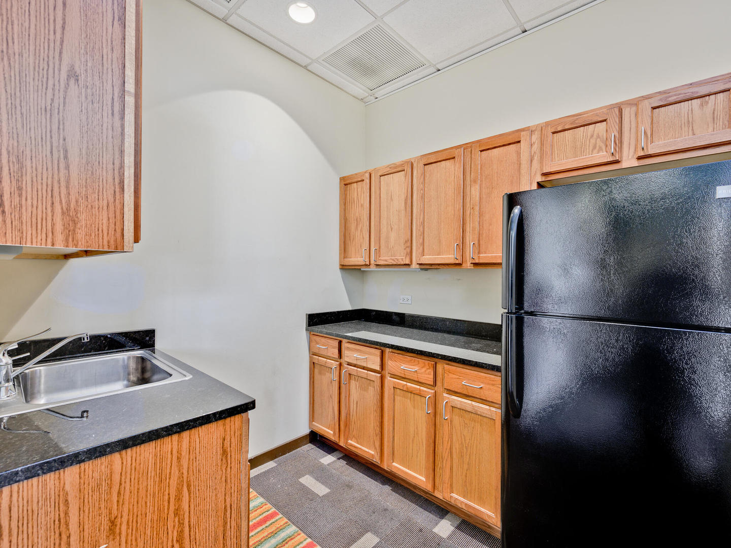 5582 North Lincoln Avenue Chicago IL 60625