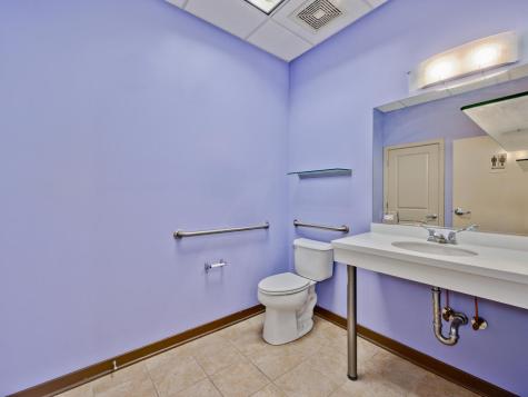 5582 North Lincoln Avenue Chicago IL 60625