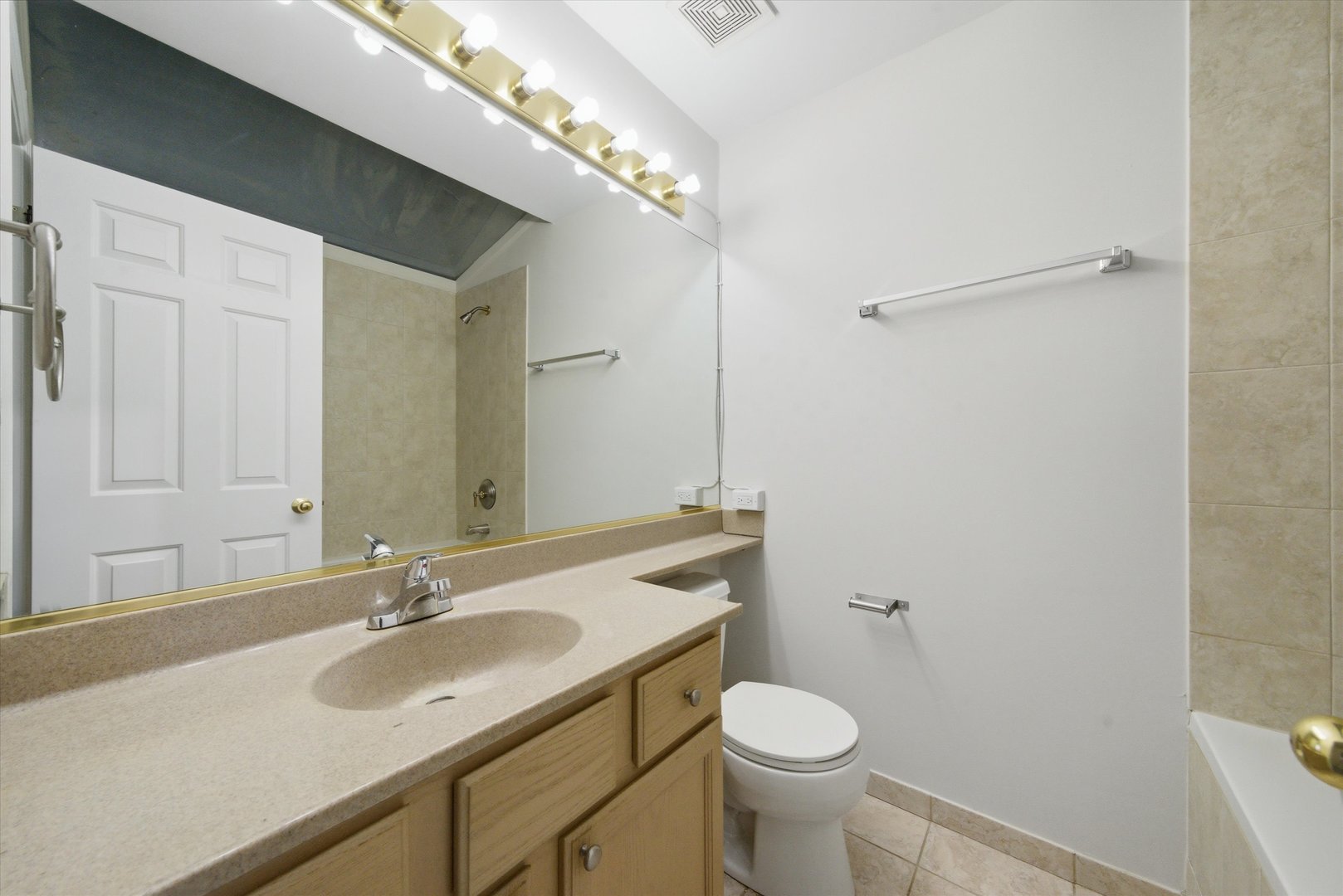 8009 Lincoln Avenue Skokie IL 60077