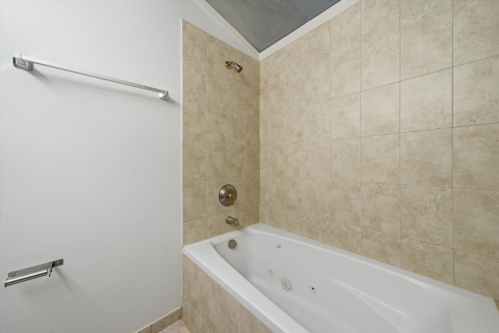 8009 Lincoln Avenue Skokie IL 60077