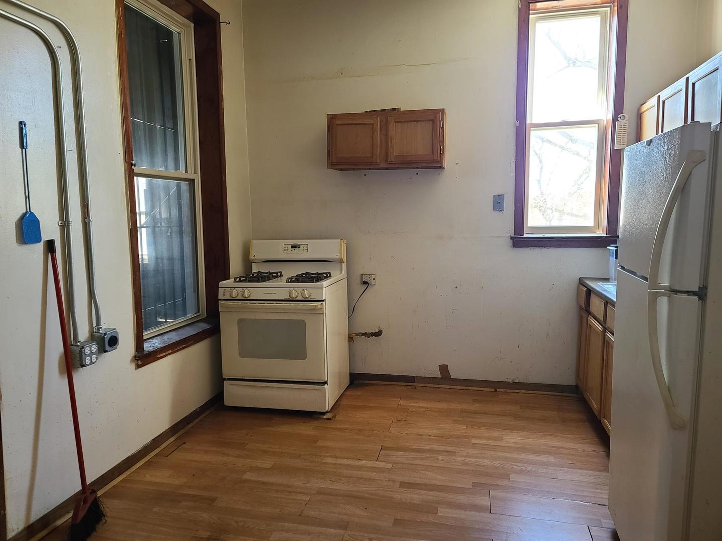 935 East 75th Street Chicago IL 60619