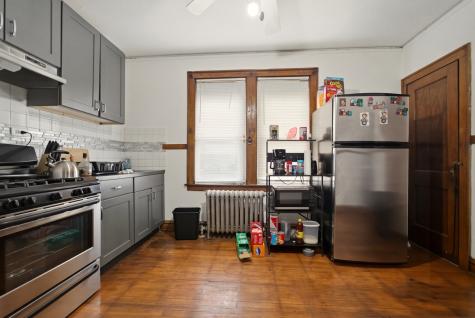 8659 South Kingston Avenue Chicago IL 60617