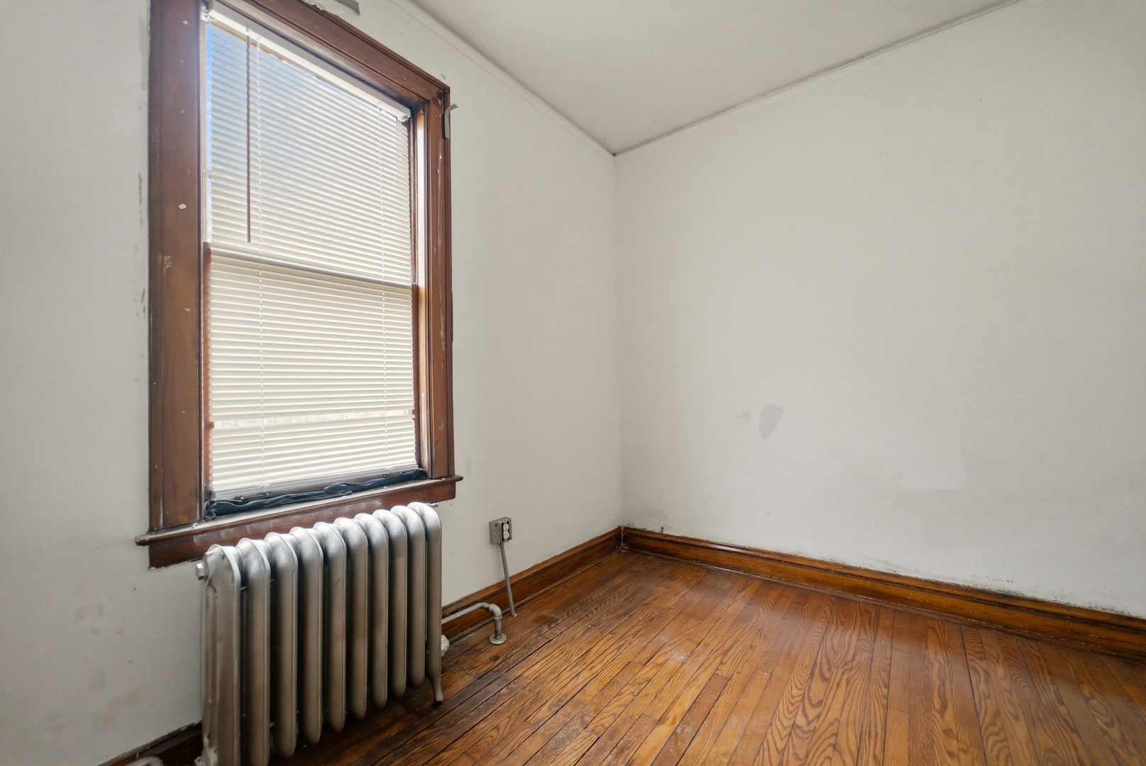8659 South Kingston Avenue Chicago IL 60617