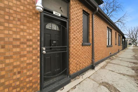 8659 South Kingston Avenue Chicago IL 60617