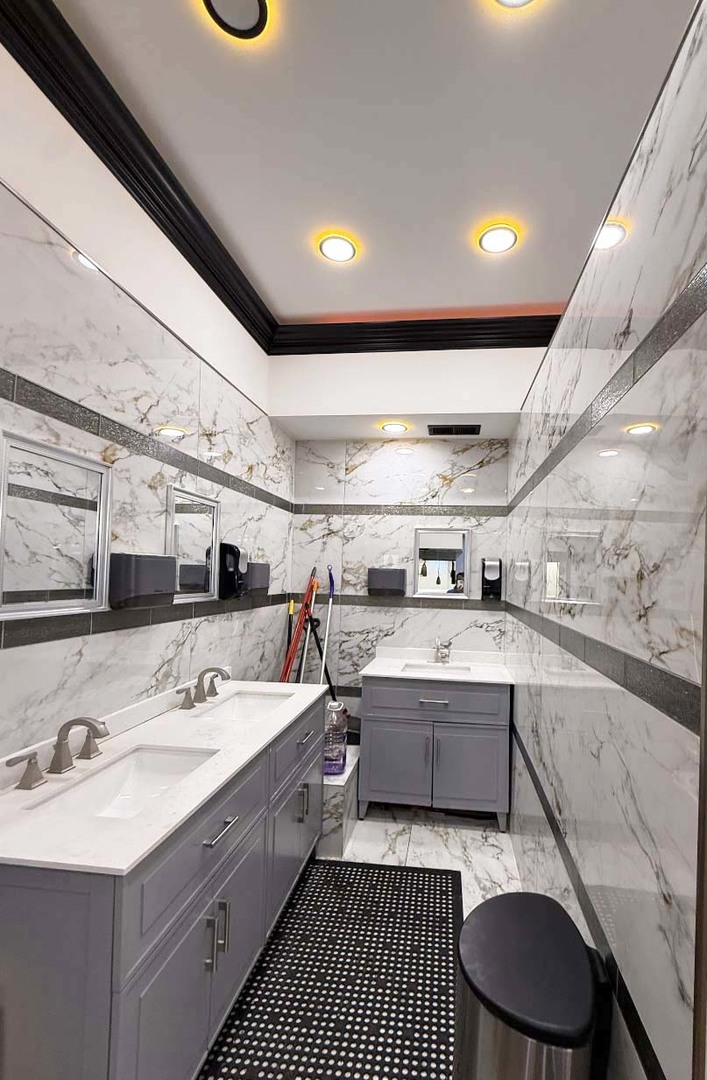 2309 West Devon Avenue Chicago IL 60659