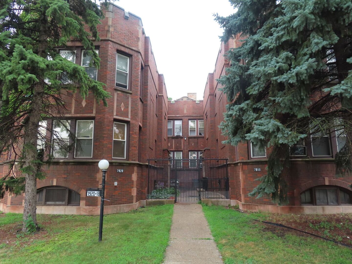 7918 South Calumet Avenue Chicago IL 60619