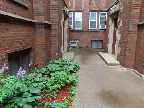 7918 South Calumet Avenue Chicago IL 60619