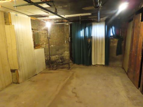 7918 South Calumet Avenue Chicago IL 60619