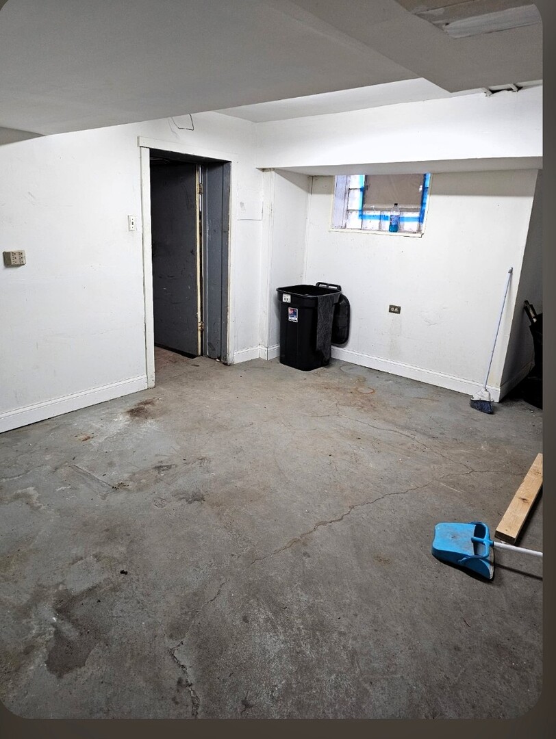 7918 South Calumet Avenue Chicago IL 60619