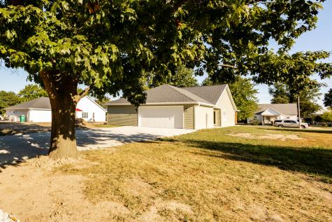 104 E North 2nd Street Findlay IL 62534