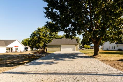104 E North 2nd Street Findlay IL 62534