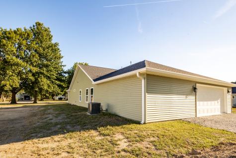 104 E North 2nd Street Findlay IL 62534