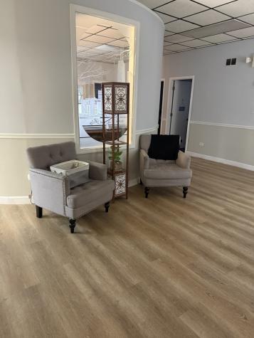 8855 South Roberts Road Hickory Hills IL 60457