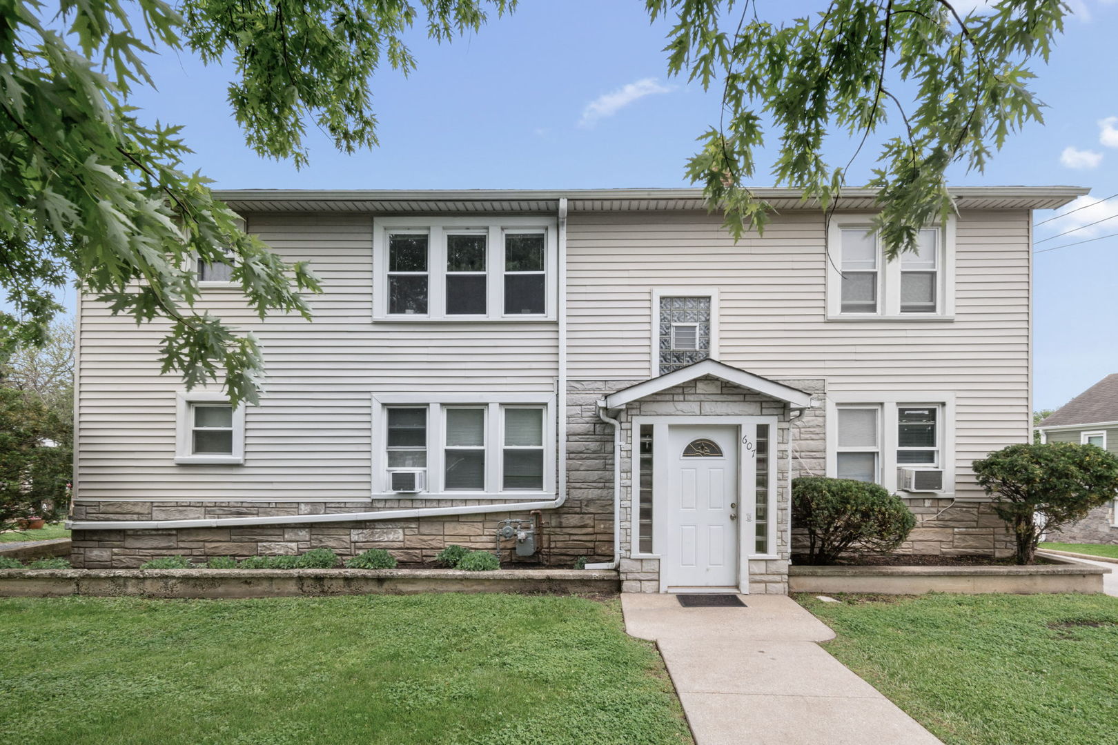607 Walnut Street Lemont IL 60439