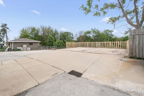 607 Walnut Street Lemont IL 60439