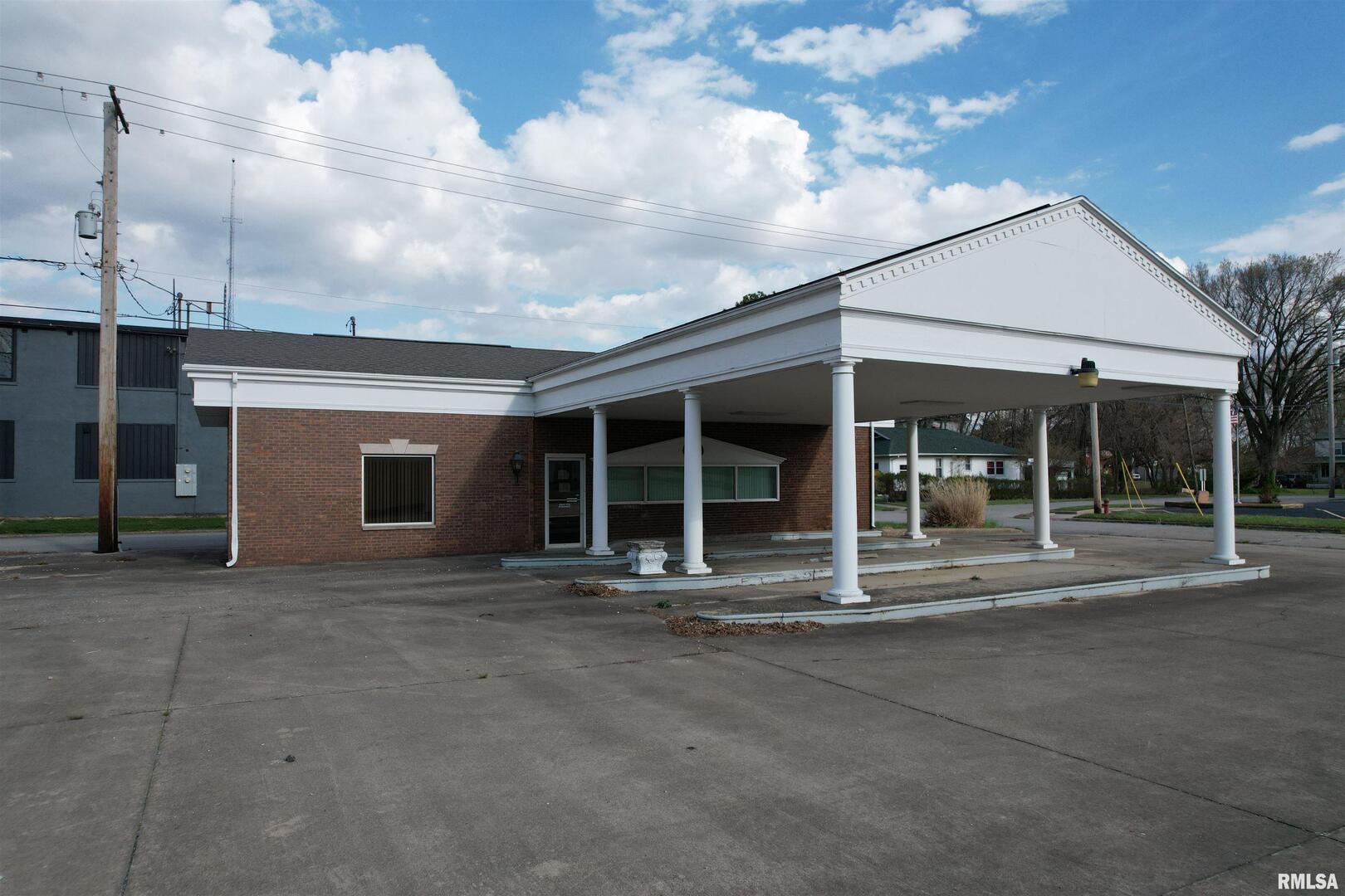 300 West Church Street Salem IL 62881