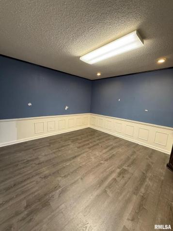 905 South Park Street Herrin IL 62948