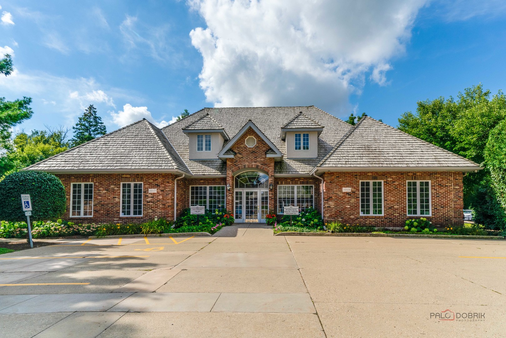 1017/1019 West Park Avenue Libertyville IL 60048