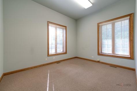 1017/1019 West Park Avenue Libertyville IL 60048