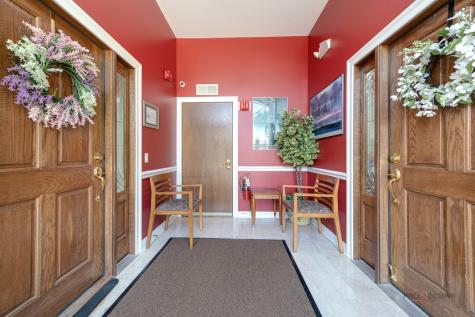 1017/1019 West Park Avenue Libertyville IL 60048