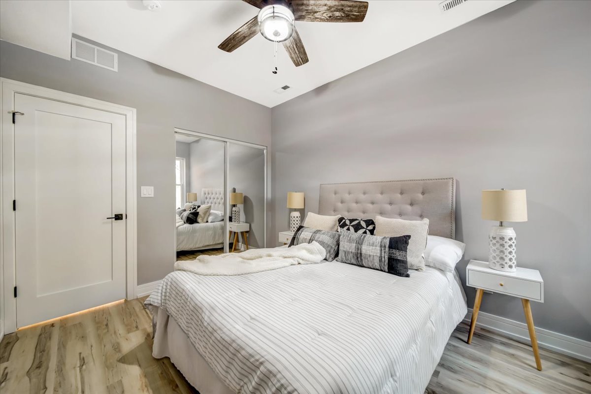 6355 North Paulina Street Chicago IL 60660