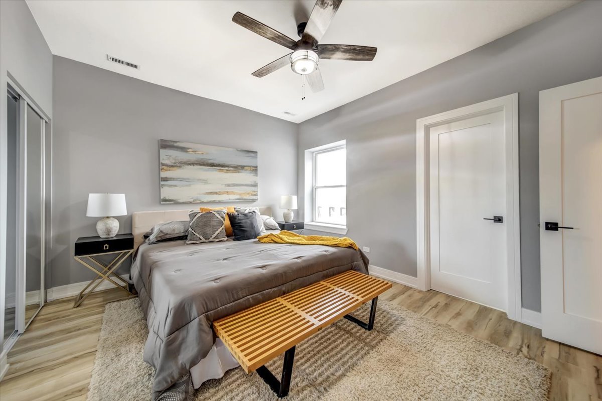 6355 North Paulina Street Chicago IL 60660